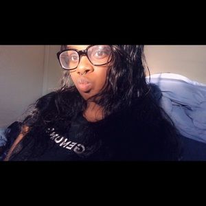 Meet your Posher, Kamora